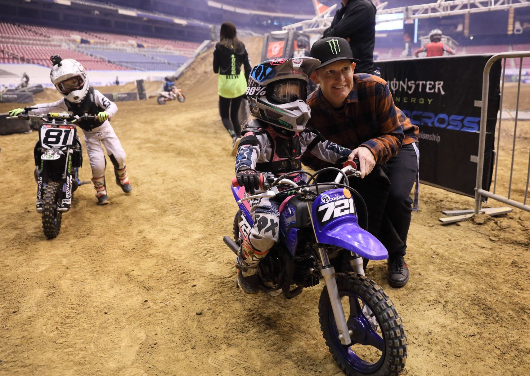Supercross Futures, 4-year-old girl follows in dad's footsteps